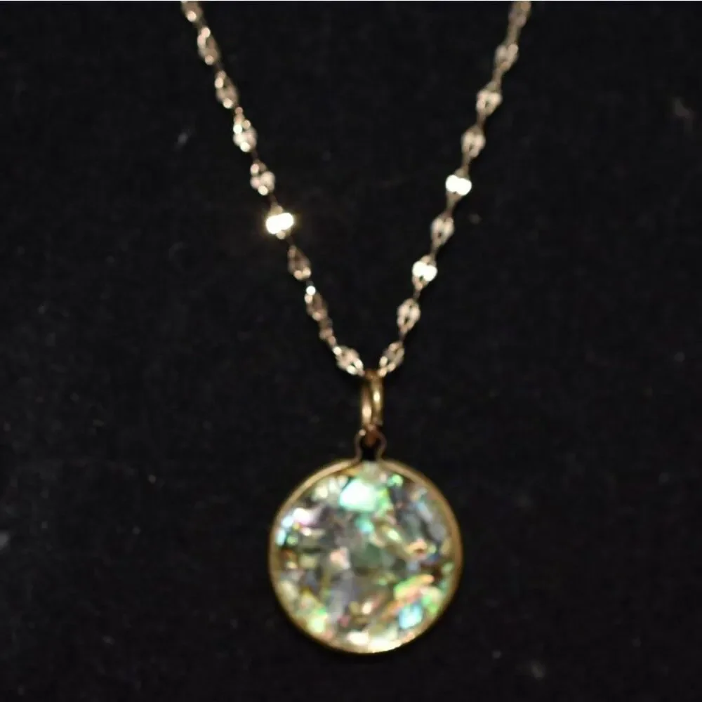 Trendy Iridescent Shell/Abalone Flakes Resin Pendant Gold Tone 14